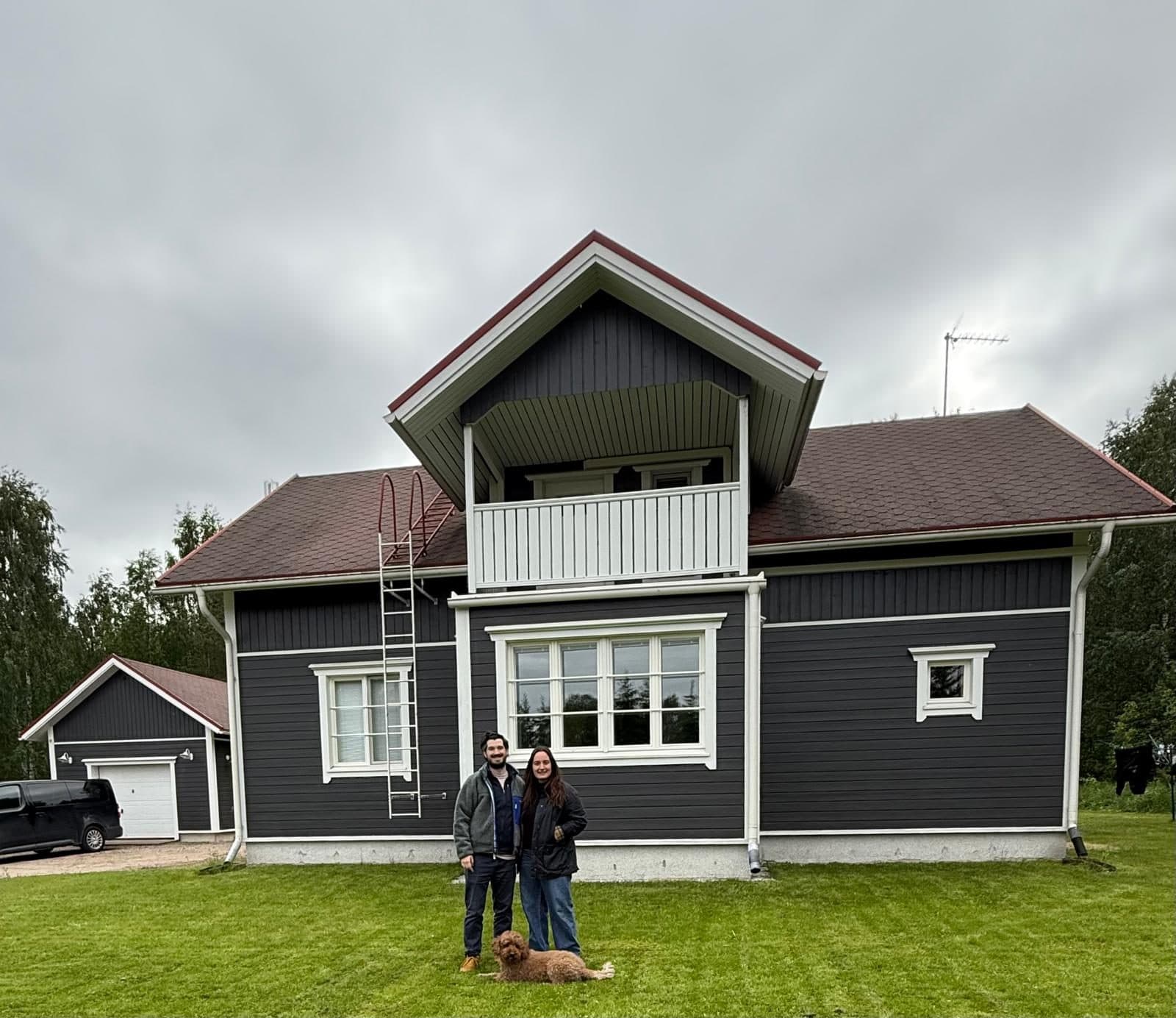 The cottage from the front
